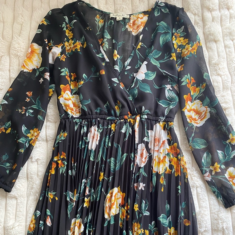 Elegant Floral A-line Dress with V-neck